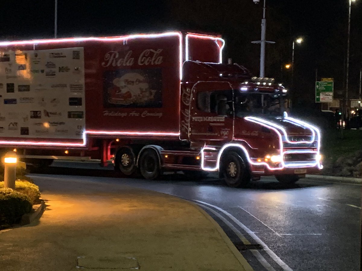 CathAlderHey's tweet image. Absolutely brilliant @agricontract @MerseyPolice from all of us at @AlderHeyCharity @AlderHey - thank you 🚜🎄☃️🙌🏻