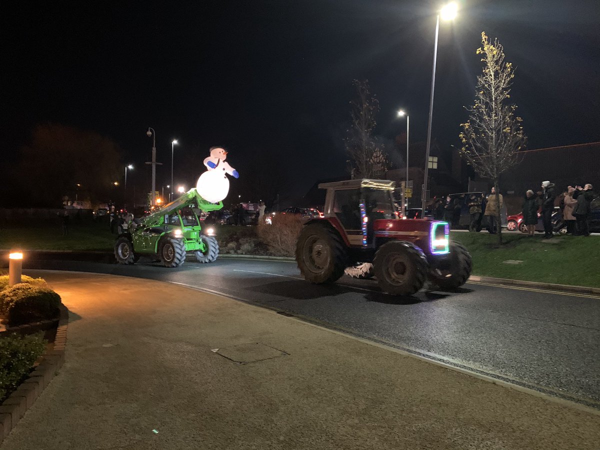 CathAlderHey's tweet image. Absolutely brilliant @agricontract @MerseyPolice from all of us at @AlderHeyCharity @AlderHey - thank you 🚜🎄☃️🙌🏻