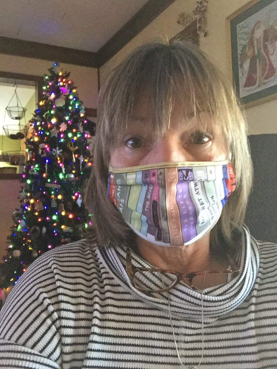 karla_kossow's tweet photo. 2nd time trying to fix this!!! Dang autocorrect!You were right @finlkat ‼️ I DO look cool in my #litographs science fiction books mask❤️ https://t.co/Al7ZuDHxrp