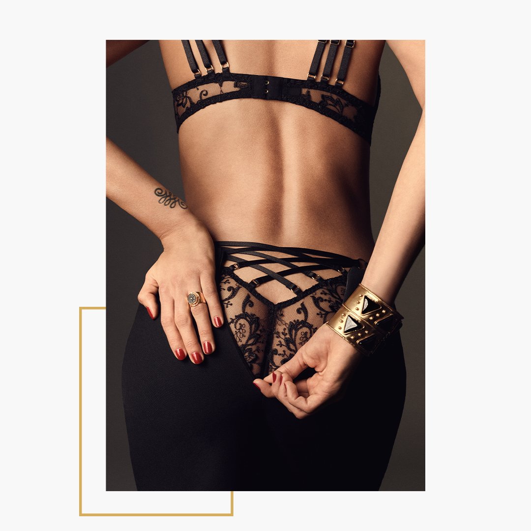 La richesse de la culotte italienne La Reine de la Nuit envoûtera tous les regards. 

A découvrir : fcld.ly/gmvh08k

#AubadeParis
#ReinedeLaNuit
#FallWinter2020