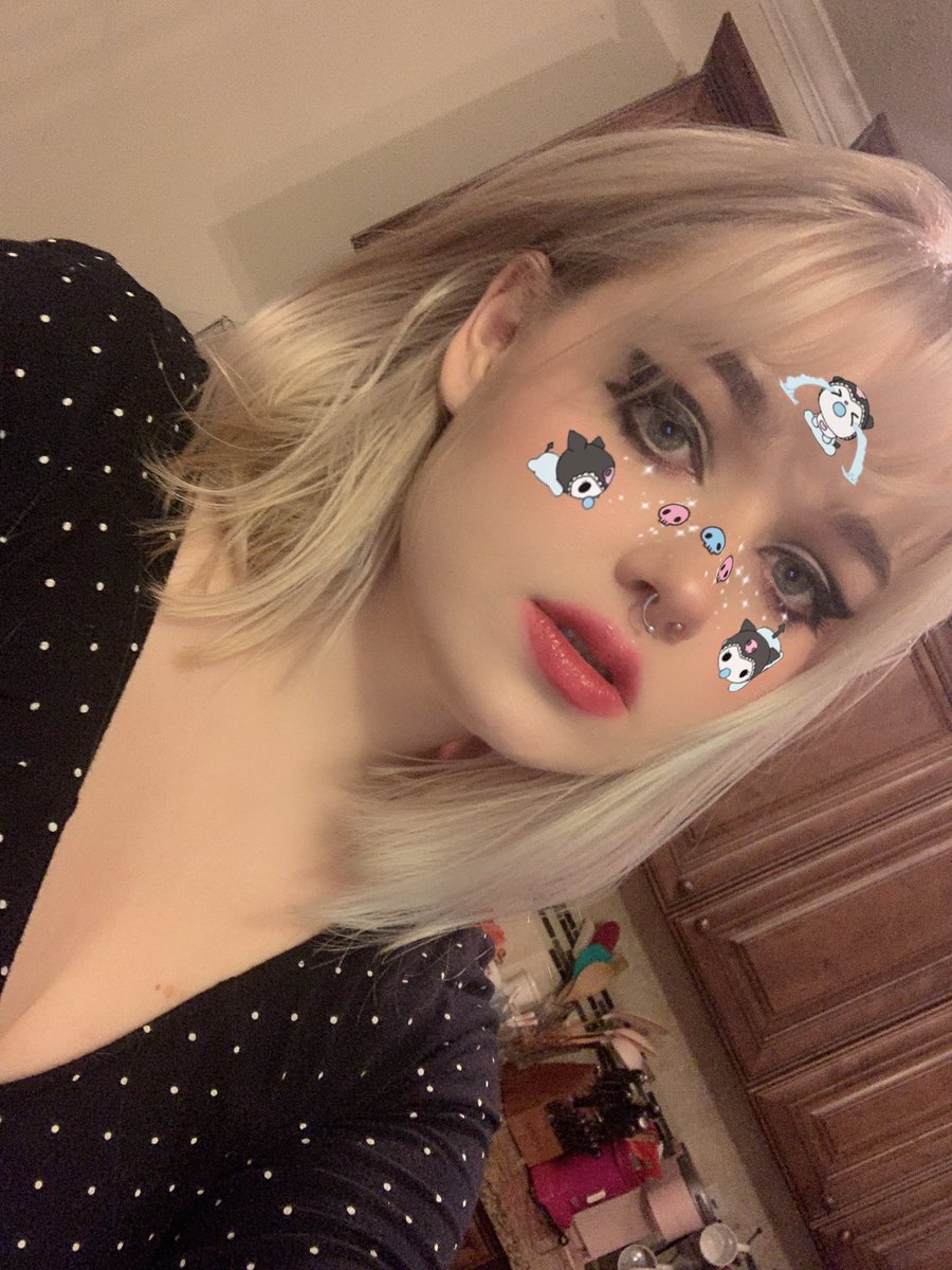 sweetcrazyjoon's tweet photo. Sapphic orbits today is our day!
#AppleSelcaDay @loonatheworld https://t.co/sx4izysEWX