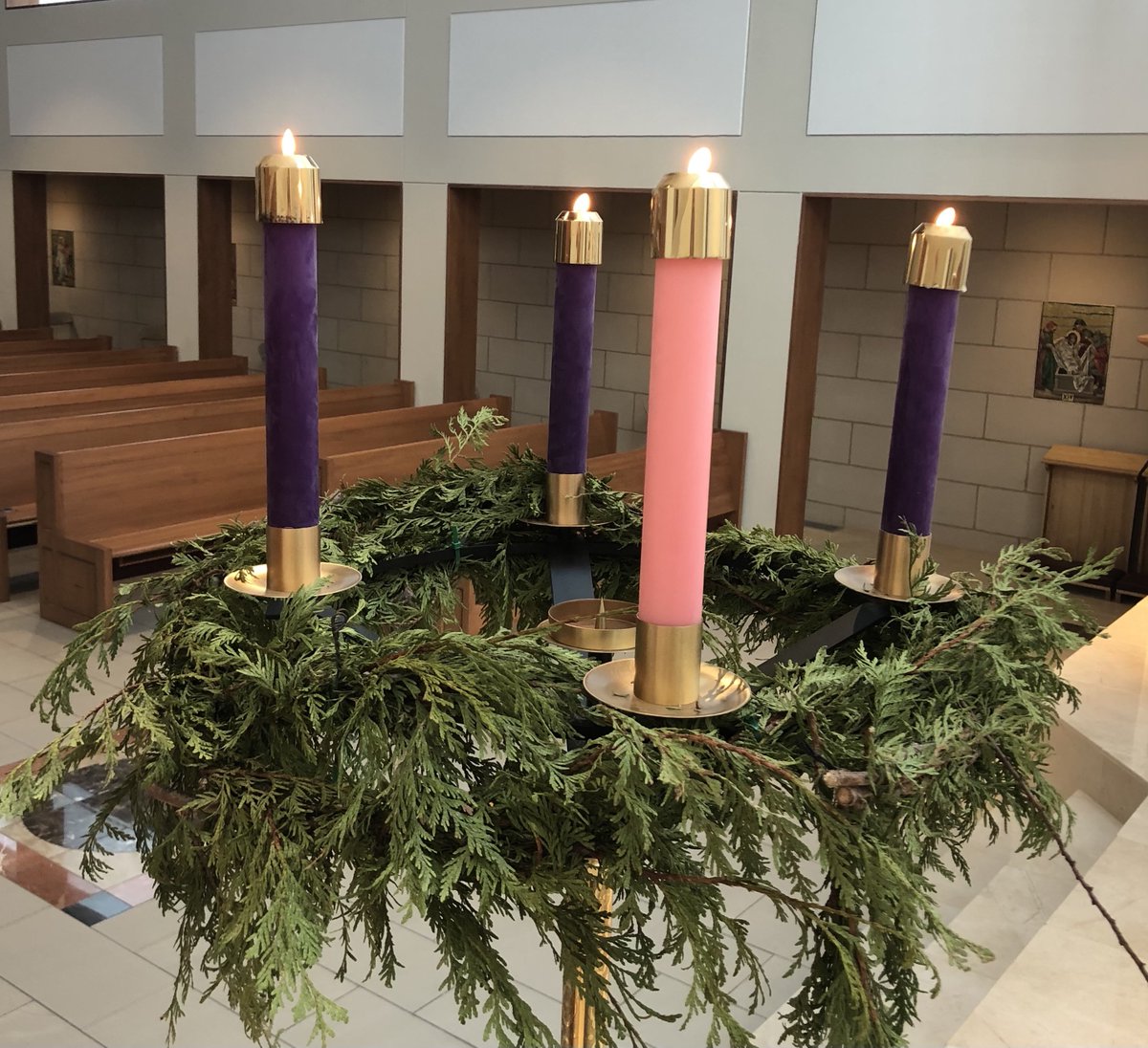 SMACatholic's tweet photo. 4th Wk of Advent: Is your heart ready for Christmas? The 4th candle represents peace & is called the "Angel’s Candle." The angels announced that Jesus came to bring peace--He came to bring people close to God and to each other again. #advent #hopedoesnotdisappoint https://t.co/o6DHkXenIi