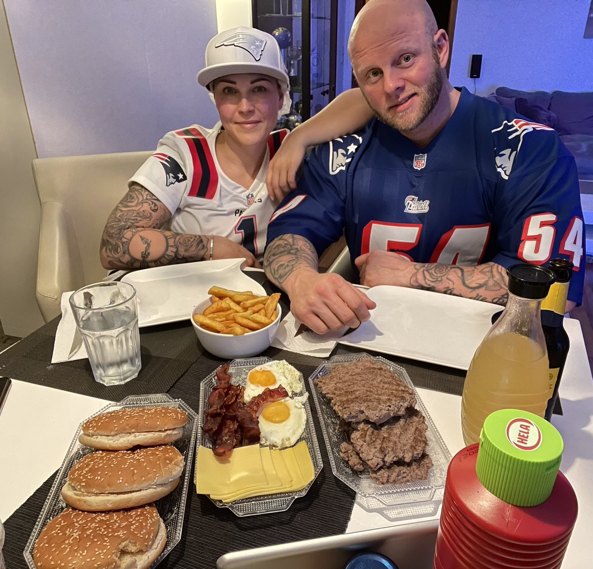 #gameday #GoPats <a href="/NFLDeutschland/">NFL Deutschland</a> <a href="/Patriots/">New England Patriots</a> <a href="/patsdeutsch/">Patriots Deutschland</a> <a href="/Icke41/">Icke Dommisch</a> @rannfl_suechtig <a href="/ransport/">ran</a>