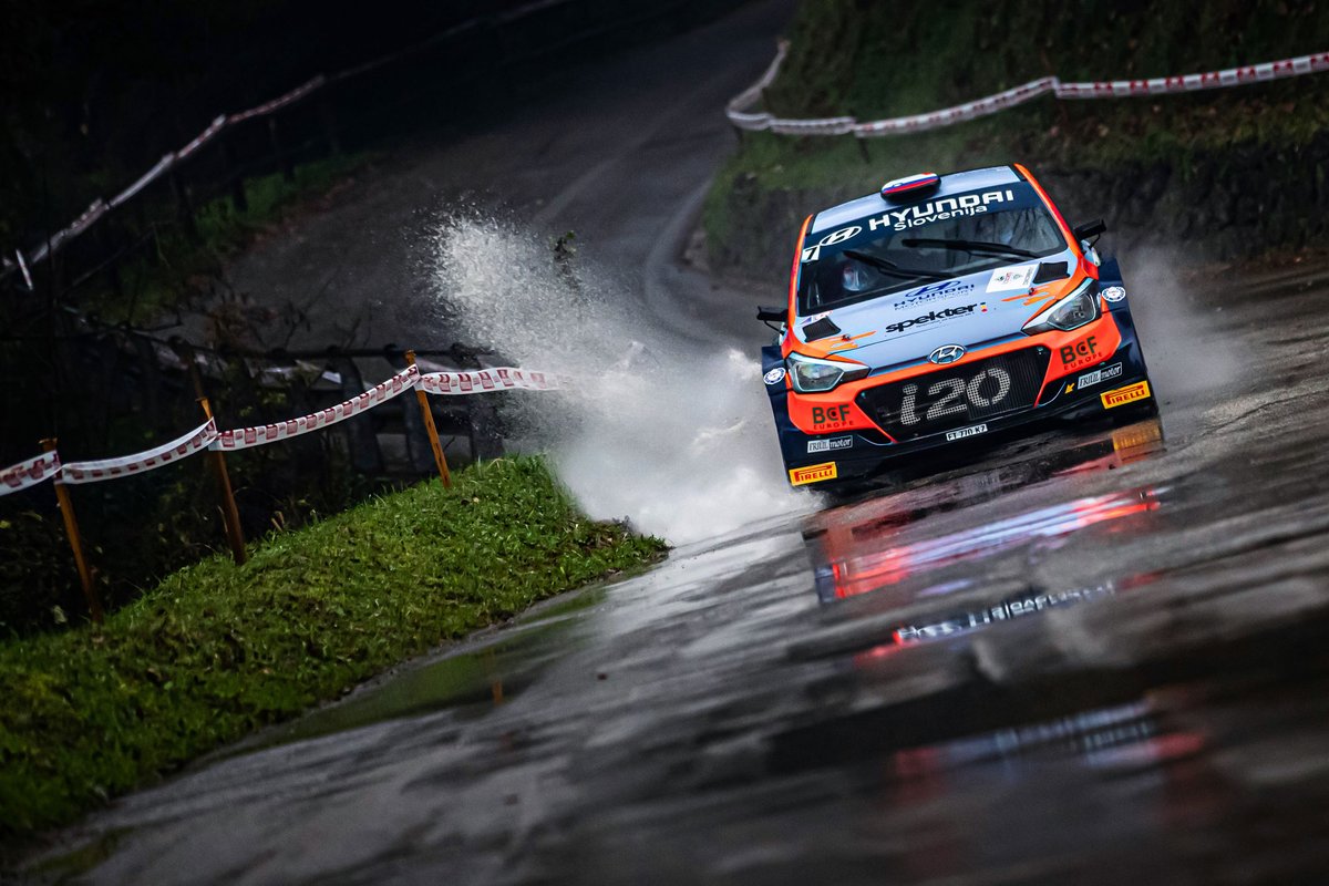 #Rally il Ciocchetto in sezona 2020 sta uspešno pod streho. 🏁🍾

Z Blanko in ostalimi člani ekipe smo naposled zadovoljni sprejeli končno sedmo mesto, pa čeprav smo pred rallyjem upali na še za kakšno mesto višjo uvrstitev. 

Hvala vsem za podporo in dobre želje! 😉💪