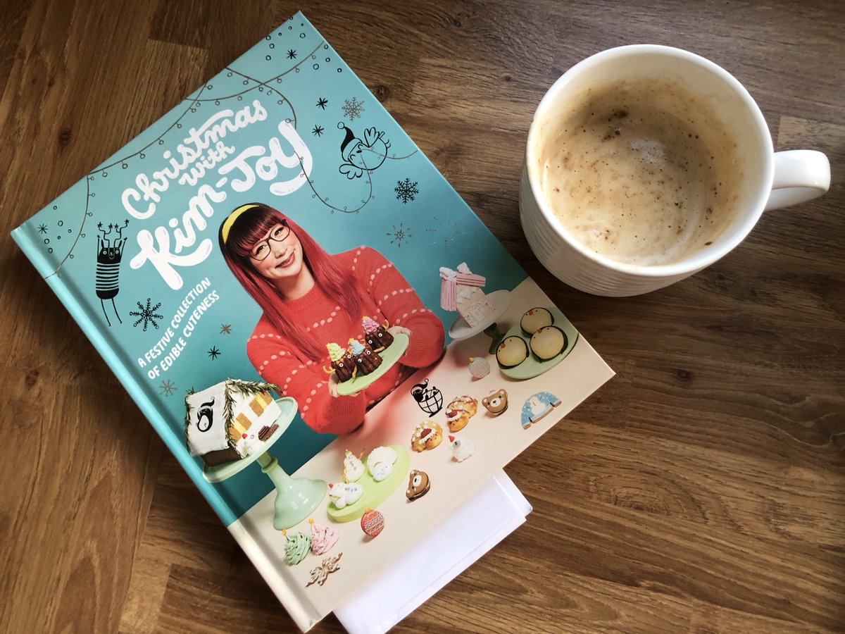 KayleighJayA's tweet photo. Thanks to my amazing work team again for my new recipe book! I used it today for the first time, I LOVE it! Here’s my go at the chox snowmen! ⛄️ Also some Christmas sparkle for the spare ones! 🎄@kimjoyskitchen #kimjoy #choxpastry #christmasbaking https://t.co/OWEPiydcdu