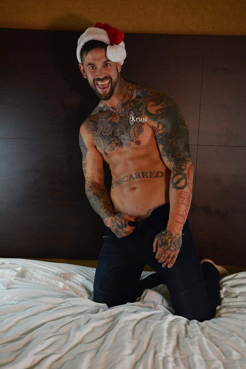 KrusePhotograph's tweet photo. It's stay in bed Sunday with #sexySanta
#teamKruse #Krusehasyoucovered
#bookcover #bookboyfriend #bookcoverimages #bookcoverphotography #bookcoverphotographer #bookcoverstockphotographer #bookcovermaterial #authors #bookcoverimages #authorsofinstagram #imagesforsale https://t.co/pwQALLWYT3