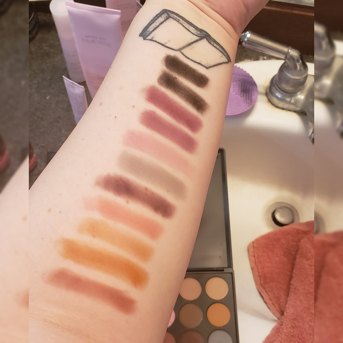vero_den's tweet photo. Need a fab neutral pallette? Check out my review on Morphe 35N. Great product!
https://t.co/lnXEkveCIv
@influenster @MorpheBrushes #morphe #morphebrushes #35n #makeup #eyeshadow #review #beauty https://t.co/TeNuQYvCLl