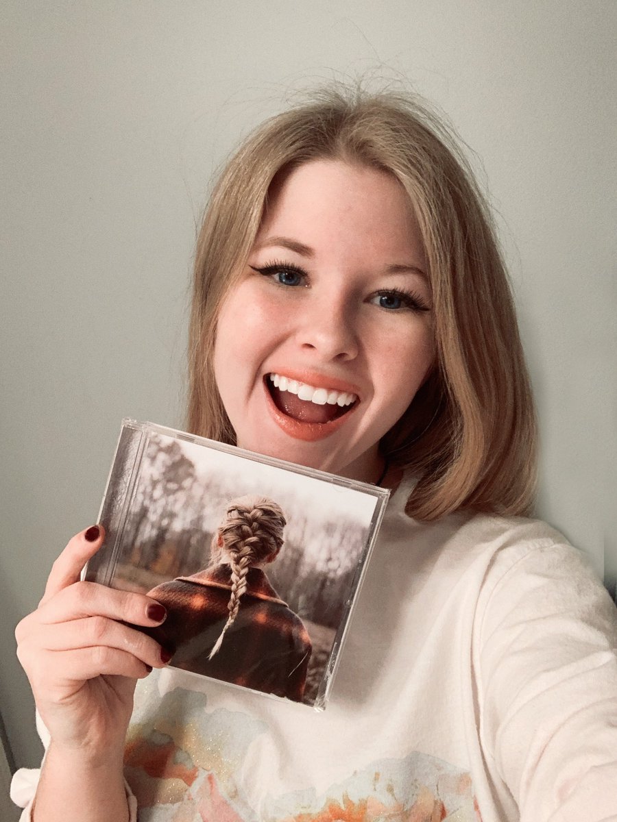 ellalovertay's tweet photo. @taylornation13 we got the goods on friday hehe! #evermoreAtTarget #evermorealbum https://t.co/yr0vSxtVsb
