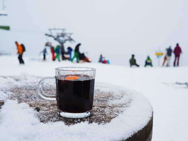 It's #SangriaDay. We're cold, so how about Warm Spiced Winter Wine? via @shaunmyrick: shaunmyrick.com/eat/warm-spice… #sundayfunday