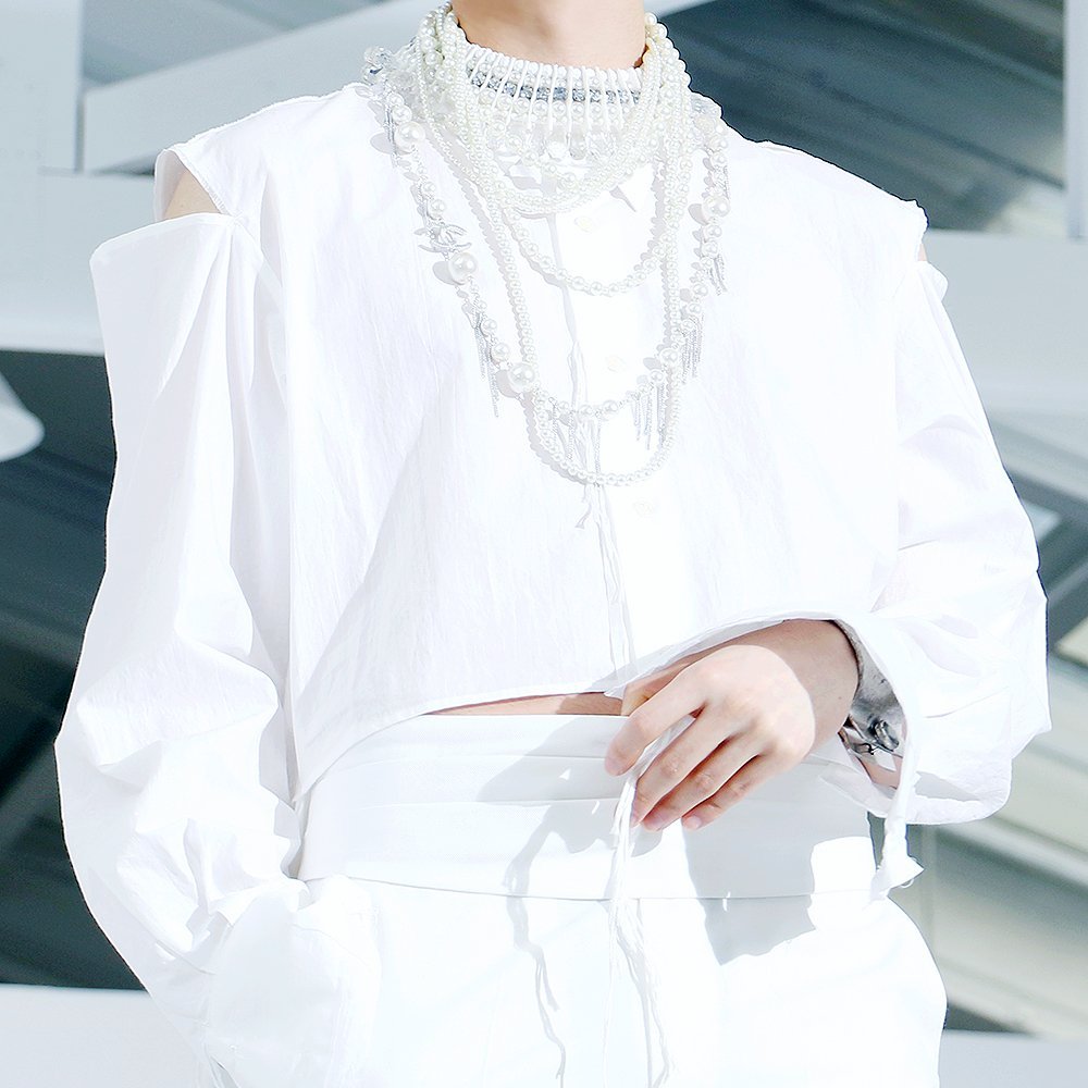 "who in kpop" but it's literally monsta x