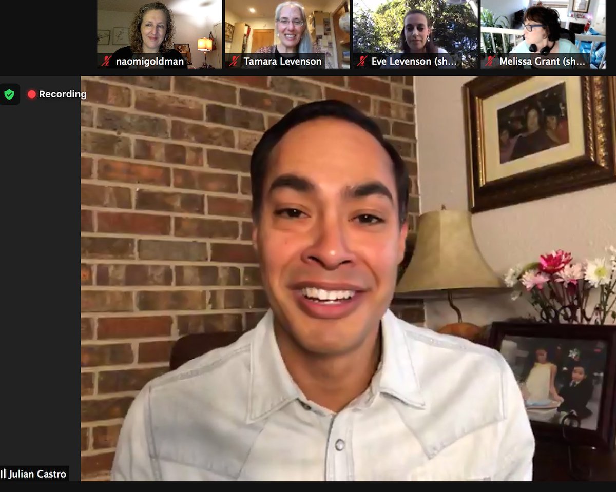 NaomiGoldman14's tweet photo. "A parent's income should not determine a child's outcome." - @BlackmanDNA for GA Public Service Commissioner. Rallying for the January #GeorgiaBlue runoffs w/ @JulianCastro @GrassrootsDemHQ Donate: https://t.co/8ieBIS4e1N Volunteer: https://t.co/X4h1kvxmvB #DanielForGeorgia https://t.co/X2oLFtKWWA