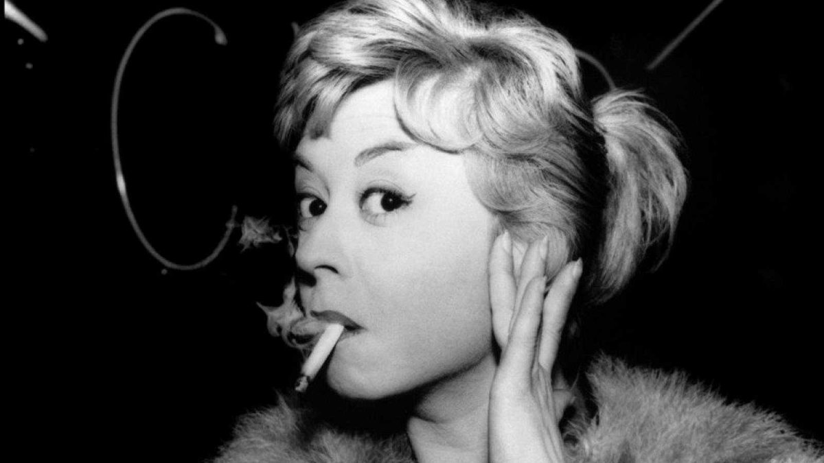 FilmotecaLleida's tweet photo. Giulietta Masina és tot tendresa en el personatge de Cabiria. 🕗19h. a @CaixaForum @filmotecacat  Lleida. 
Cicle #Fellini100 
🎞️Le notti de Cabiria (1956, VOSE, 35mm)
Reserva la teva entrada per garantir el lloc que t'agrada!
https://t.co/EaQ3u5EbLY https://t.co/LYeFXDzXwy