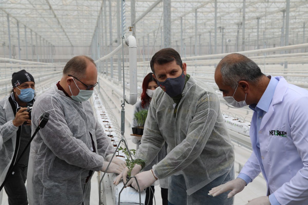 heisasb's tweet photo. 🌱Sivas Sıcak Çermik'te hayata geçirdiğimiz, 60 dönümlük arazi üzerine kurulu jeotermal suyla ısıtılan bölgenin ilk cam seramız ülkemize ve şehrimize hayırlı olsun. Sayın başkanım başarılar bol kazançlar. @SamiAydinTR #NetGreen https://t.co/uiz2cfAHak