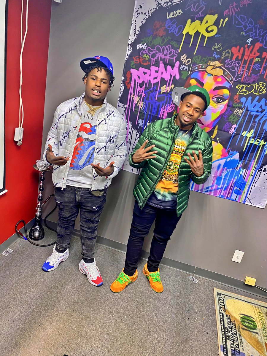 tridadon's tweet photo. Get to da money, that’s all we know 💯 #PlugBrothers 🏦 https://t.co/lnb1tEJNUB