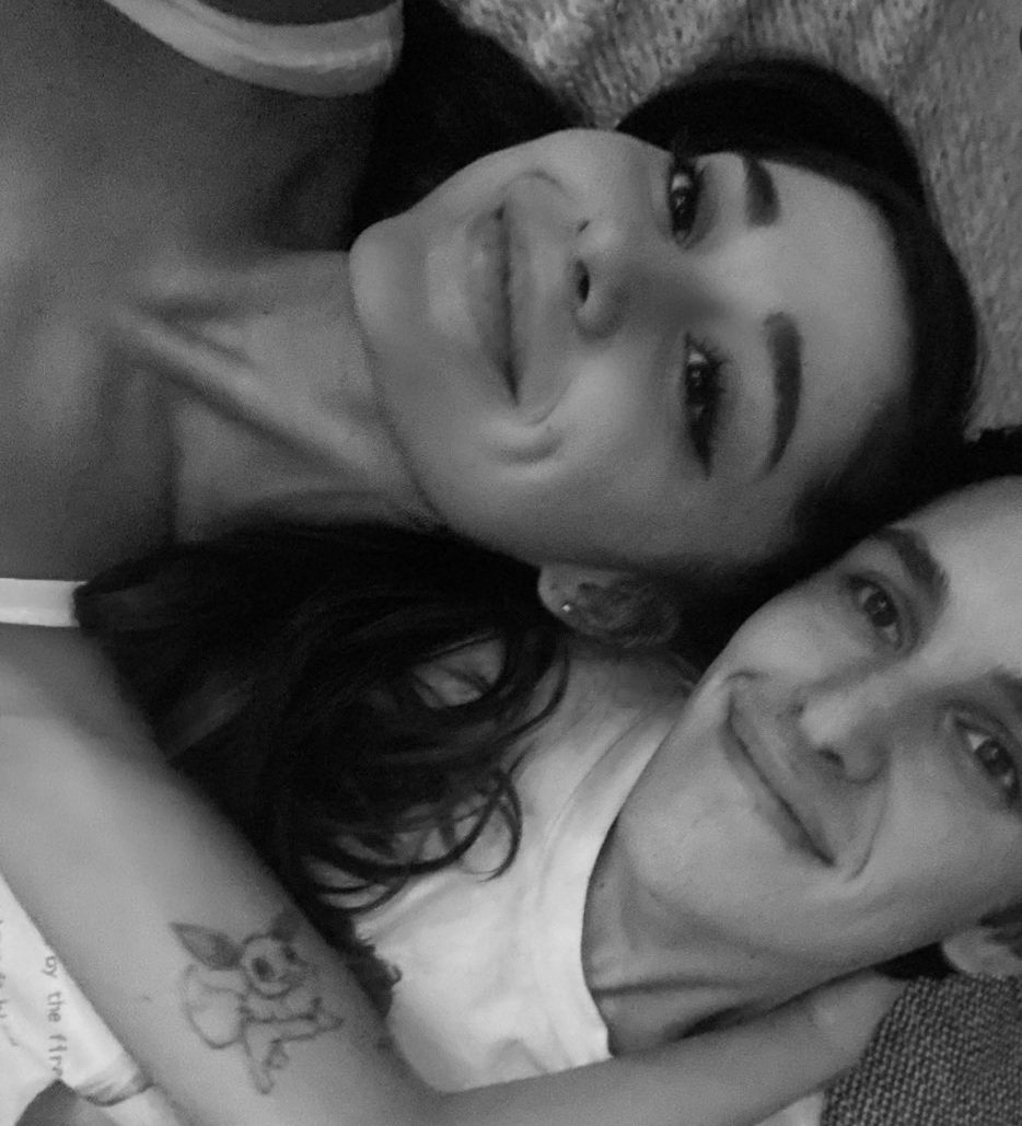 _sylvia_toth_'s tweet photo. @ArianaGrande congrats !! i'm soo happy 😭😍🖤🤍 i love u https://t.co/9KxiR29cz2