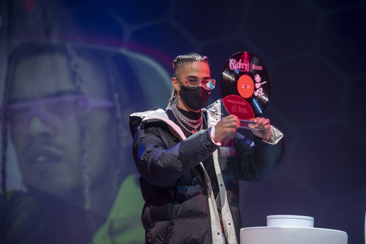 ¡Esto no para! A las 20:00 horas, en <a href="/Los40_Canarias/">LOS40 Canarias</a>, tenemos programón de Click and Roll con:

🙌 <a href="/Bandacabana/">Cabana</a>, nominados en los #Clickers2020 por su temazo "Kamikazes" 

👑 @el_imaofficial, premio #Clickers2020 al artista revelación del año.