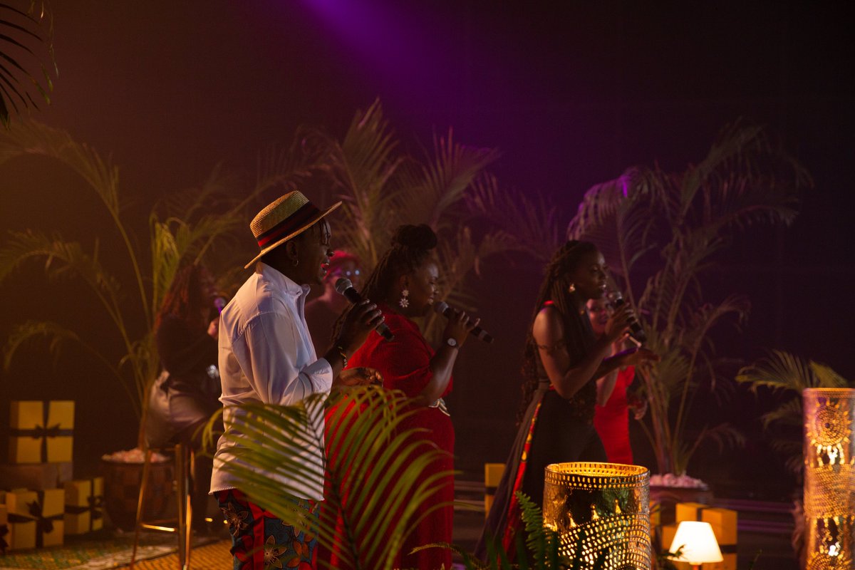 We never get over Silent Night / Blessings as led by  @EricWainaina,  @Kavutha,  @LisaOduor and  @MissCCie  #NTVTisTheSeason  #KenyaMilele