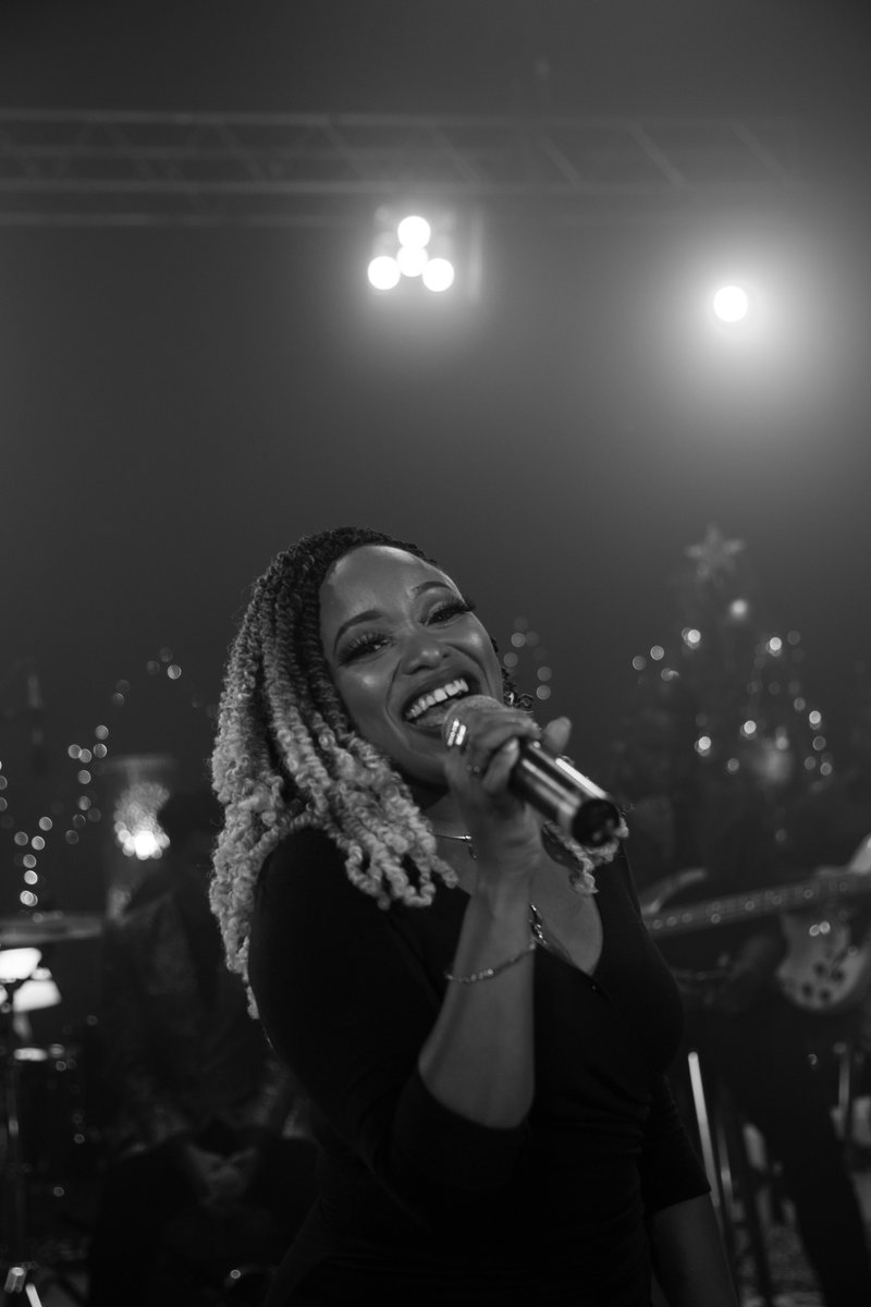 We never get over Silent Night / Blessings as led by  @EricWainaina,  @Kavutha,  @LisaOduor and  @MissCCie  #NTVTisTheSeason  #KenyaMilele