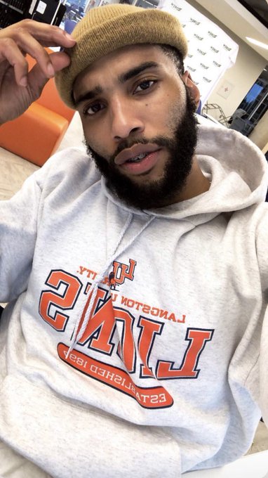 Watch 17th Chariot's leaked NSFW photo on TwXstars