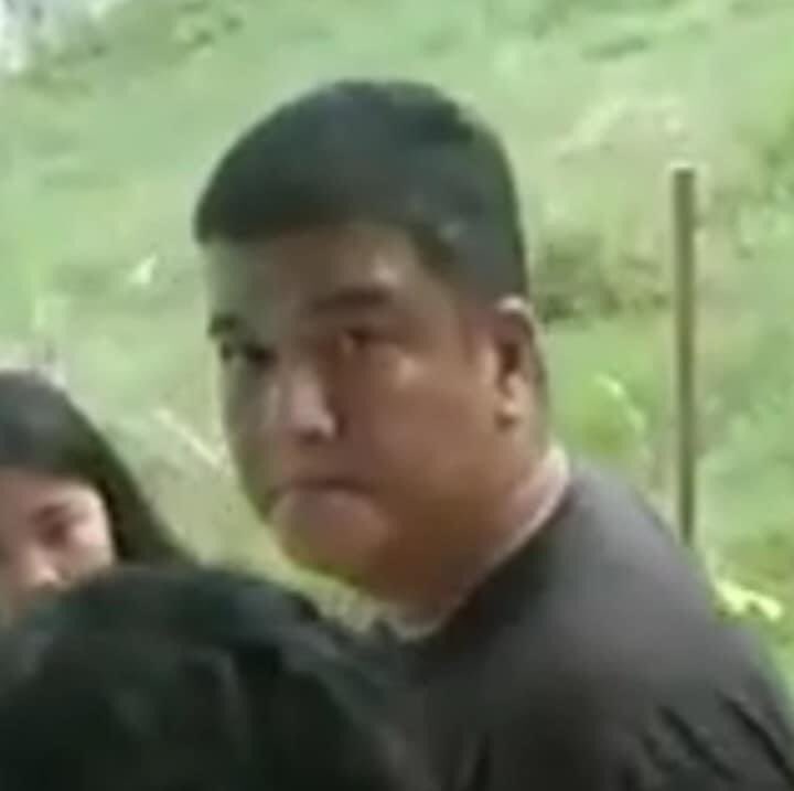 Kheeemistry's tweet photo. The spoiled brat btch proud saying that his father is a police that who killed two innocent people in front of her and in fact she didn’t even suprise or flinch.

Tangina niyo. 
#StopTheKillingsPH 
#PULISANGTERORISTA https://t.co/V5lUwRhLA3