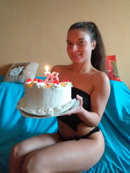 🤗K&ouml;sz&ouml;n&ouml;m https://t.co/Qikm8Z1tow