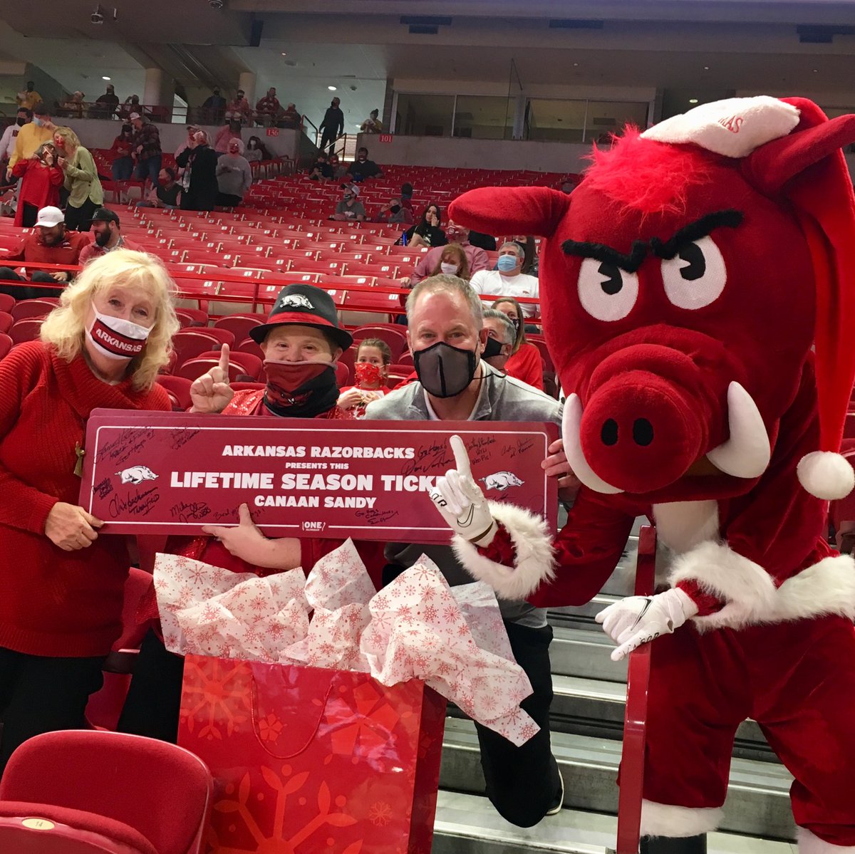 HunterYurachek's tweet photo. It was my privilege today, to give ⁦@ArkRazorbacks⁩ number 1 super-fan ⁦@CanaanSandy⁩ Lifetime Season Tickets to all Razorback Home Events. #OneRazorback https://t.co/8IfA56SYpg