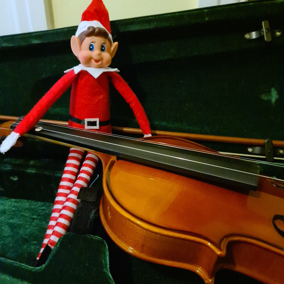 CherryBScouts's tweet photo. Our elf had a good at joining the big top today and at entertaining us with his ace circus skills! Have you got a special talent you could show us? Maybe you're a magician in training or have even mastered the splits! #Scouts #CountdownToChristmas https://t.co/mYbedpquTt