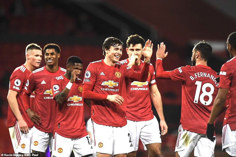 kizzabesigye1's tweet photo. The Red Devils also rampaged this evening, thrashing Leeds 6-2!! 

Man U begins to get noticed as they creep to 3rd place- 5 points off the top, with a game in hand. https://t.co/9eUSZIhZ7u