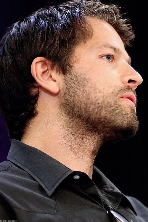 Misha Collins looking like end!Castiel,a thread necessary for my well being