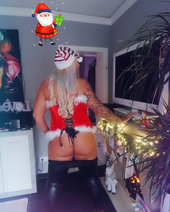 Ho ho ho 🎅 Sch&ouml;nen 4.Advent 🌲 #Advent #4advent #santa #sexy #sexycurve #PlusSizeModel #bigisbeautiful<a href="/tag/advent"class="tags">#Advent</a><a href="/tag/4advent"class="tags">#4advent</a><a href="/tag/sexy"class="tags"><span>#sexy</span></a><a href="/tag/plussizemodel"class="tags"><span>#plussizemodel</span></a><a href="/tag/santa"class="tags"><span>#santa</span></a><a href="/tag/curvygirl"class="tags"><span>#curvygirl</span></a><a href="/tag/plussize"class="tags"><span>#plussize</span></a>