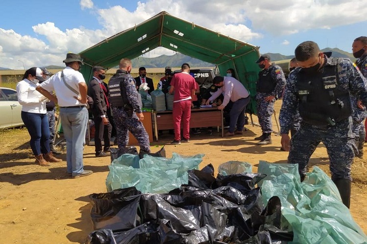 cactus24noticia's tweet photo. #20Dic #Sucesos Incineraron casi 500 kilos de droga incautada por la DIP en #Carabobo
https://t.co/bbfSmU0dwY https://t.co/Ykcdw5GhQm
