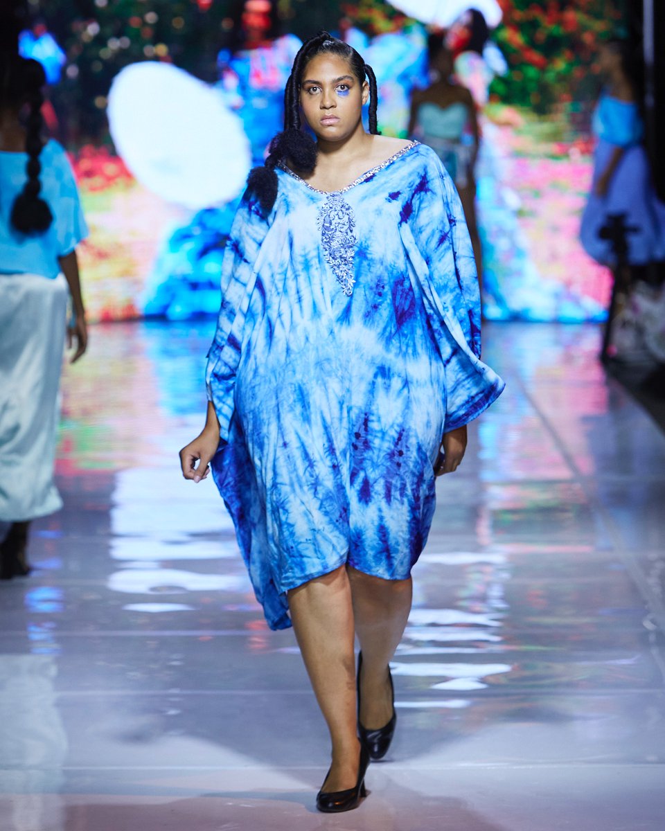 MutaleniYT's tweet photo. Look 5: House of Poulton 

Look 6: Toto by Towa (a plus size ONLY designer) 

#bigisbeautiful #sizedoesnotmatter https://t.co/dxzb4zAti1