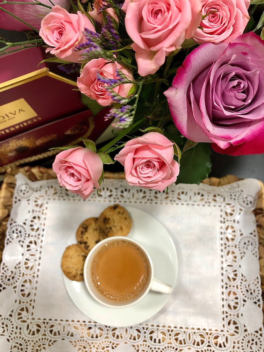 fatma971993's tweet photo. رفاق الدرب مازلتم بعمق القلب أحبابا 
وإن غبتم وإن غبنا فإن الحب ماغابا https://t.co/DUt6R01IUV