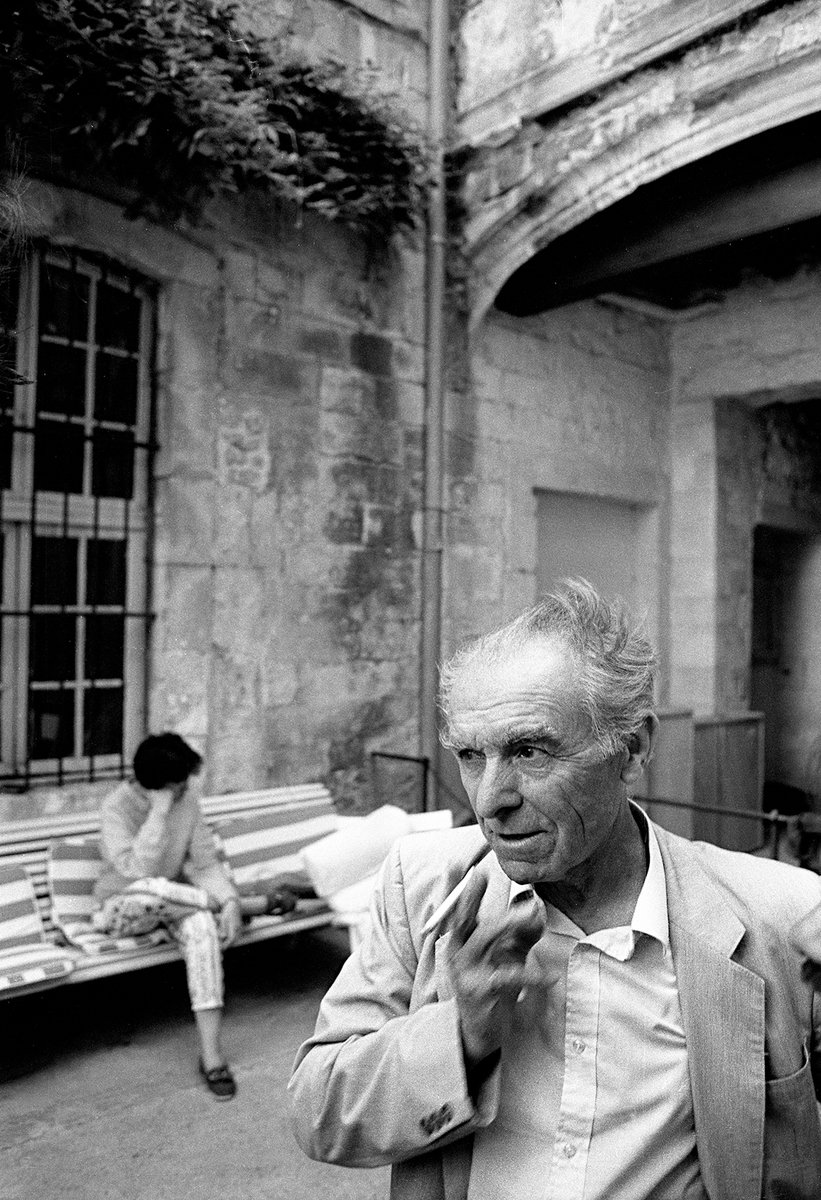 Para <a href="/diazmaroto/">José Mª Díaz-Maroto</a> mirar es fotografiar y detrás de ese acto encontramos una clara intención: buscar. Visita hasta el 24/01 la exposición 'Una [otra] manera de mirar' en el Bulevar Salvador Allende de Alcobendas. CC <a href="/ALCBDS_CArte/">ALCBDS_CArte</a> @ALCBDS_Ayto +info: ow.ly/BeMP50CQvmN #PHE20