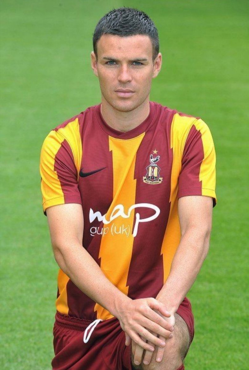 Simon Ramsden, a Massive Lads Fan who played under Parkinson at Bradford had a similar tale to Wilbraham where Parkinson promised him a new contract, avoided him for weeks and again blamed the board saying, "I don't want to insult you with the offer the board are making."