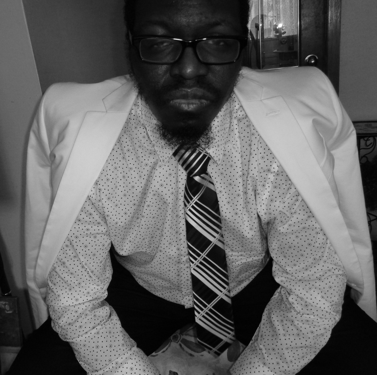 thatretrocode's tweet photo. #AcceptingSelf #JustMe #MonoStylez https://t.co/hzCYyorqq7