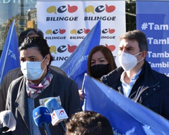 AEBCatalunya's tweet photo. Hoy en BCN y TGN hemos gritado juntos que queremos :
La enseñanza #TambienEnEspañol.

Gracias a todos los que nos habéis acompañado, a las asociaciones, organizaciones y partidos políticos que se han sumado a nuestra convocatoria

!Acabaremos con la inmersión! https://t.co/TTkPLAhclw