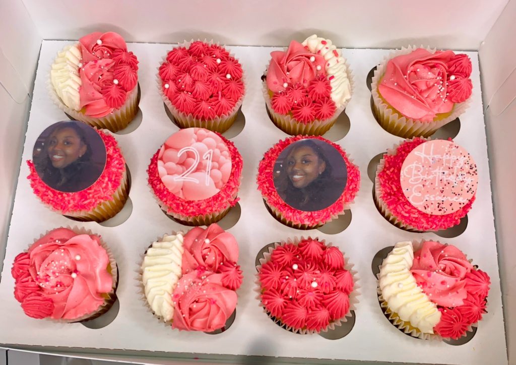 iamelyric's tweet photo. cupcake porn ✨💕🧁 if you haven't placed your order yet then what are you doing!?!? @lyricsdco https://t.co/2rQBtwELrh
