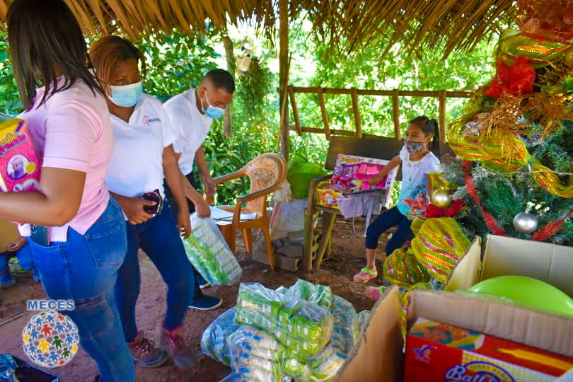 UNIVERSIDAD_PMA's tweet photo. Momentos de Alegría y Esperanza con el Proyecto Vuelve a Brillar.
#MECES, #SolidariosPresentes, #MECESenAccion, #UdeP, #CRUdeColon, #VuelveaBrillar, #ACCIONA https://t.co/EfJisW57tI