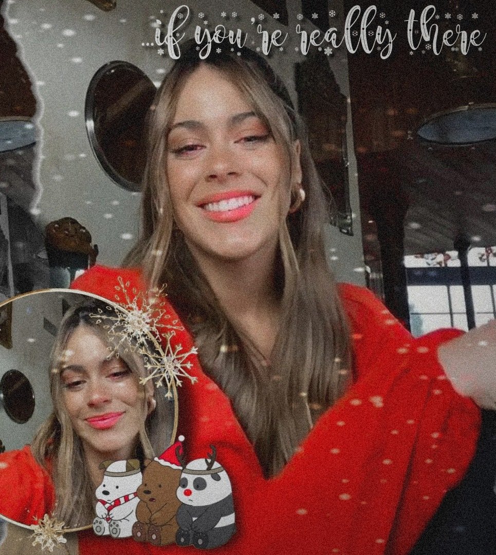 tiinaoms's tweet photo. it's the most beautiful time of the year, lights fill the streets, spreading so much cheer. I should be playing in the winter snow, but I'ma be under the mistletoe.♡︎

   #CHRISANDEMMAXMASGAME https://t.co/V39ERpKDrt