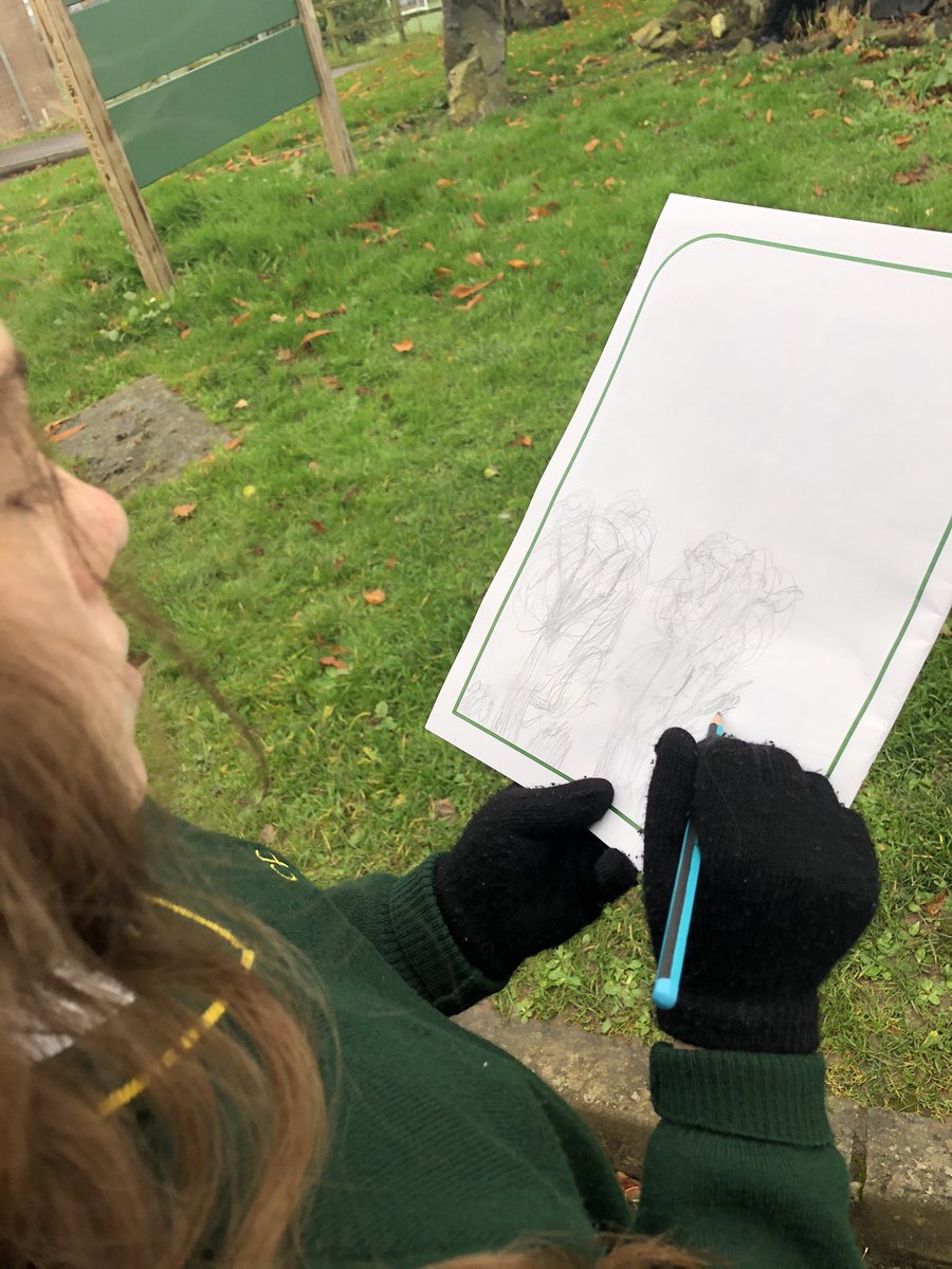 NaRoinn's tweet photo. Ag tarraingt crainn (sketching trees) https://t.co/VZltgSPPDt