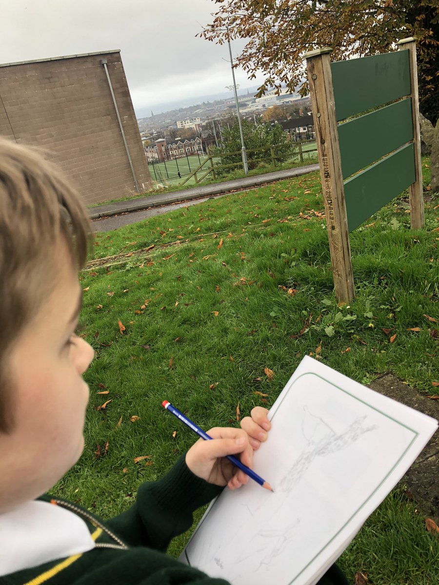 Ag tarraingt crainn (sketching trees)