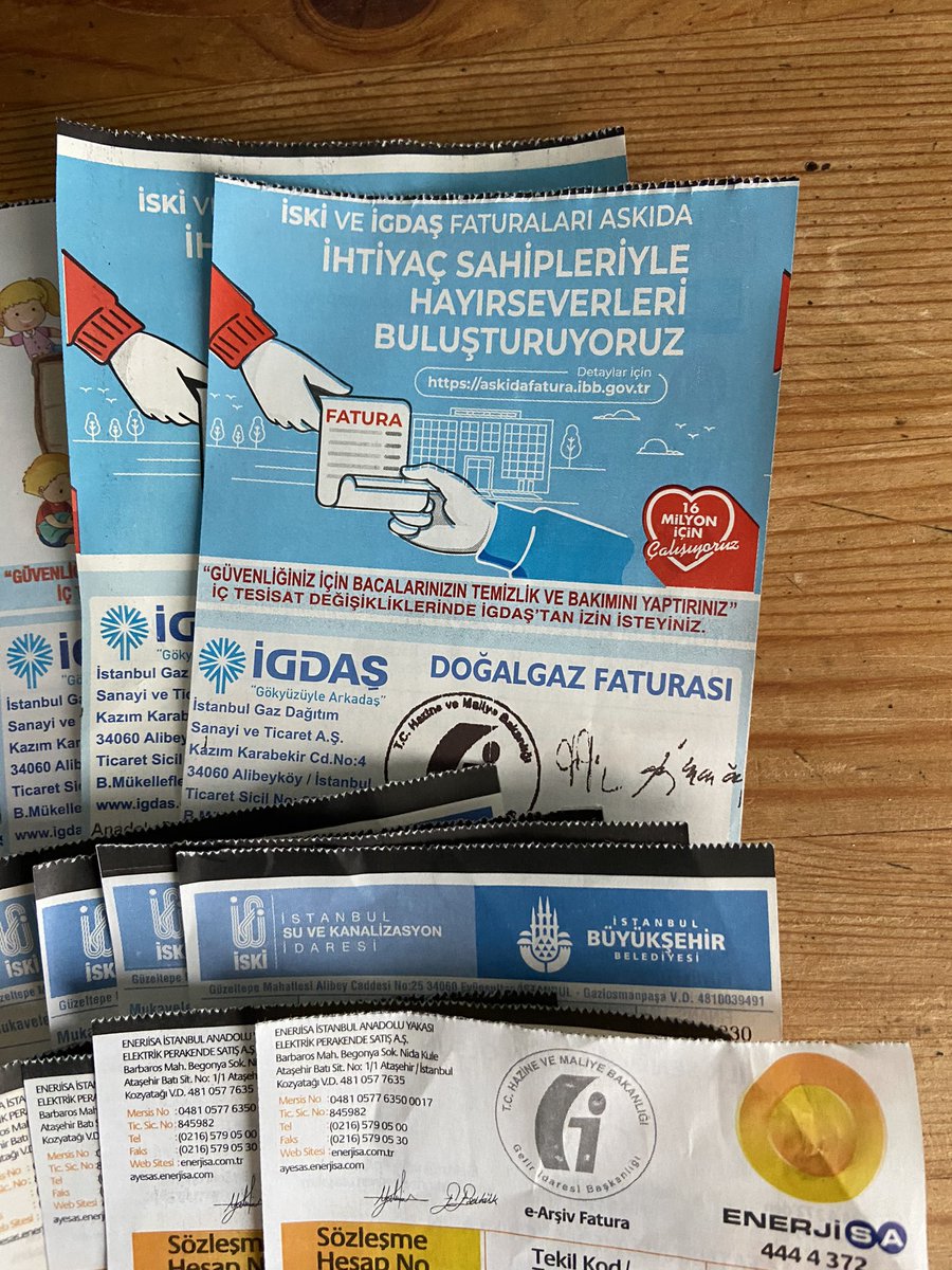 10 dk zaman ayırarak;
1. İSKİ’yi, anasayfadaki Dijital Fatura menüsünden
2. EnerjiSA’yı, 444 4 372’yi arayarak elektronik faturaya geçirdim.

3. İGDAŞ Çağrı Merkezi’nden fiziksel faturayı iptal etmenin mümkün olmadığını öğrendim. <a href="/igdaskurumsal/">İGDAŞ</a> 
#ağaç
#elektronikfatura
#tasarruf
