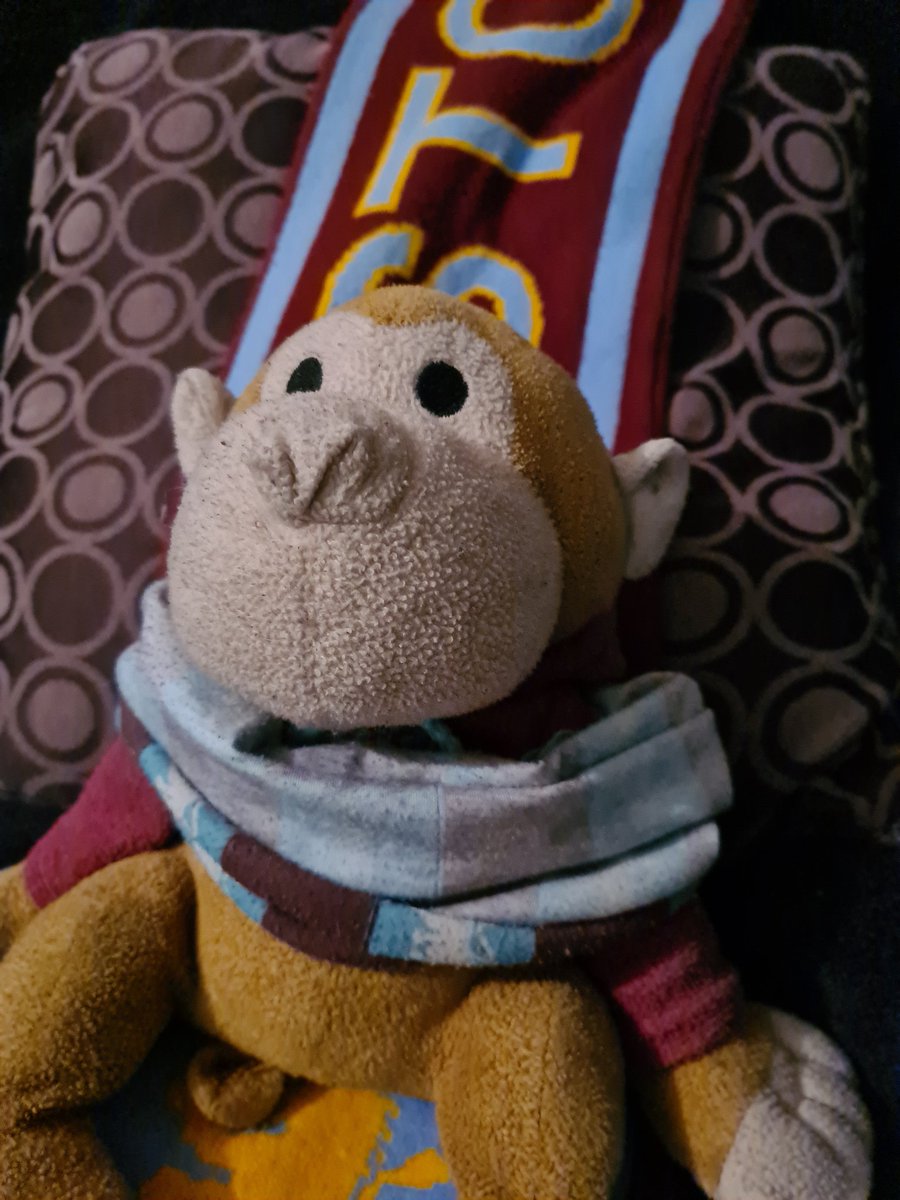 Stevemonkey26's tweet image. Half time come on the villa! 💜💙🦁