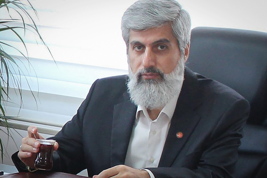 Alparslan Kuytul’a tehdit: ‘Bir suikast olacak olursa herkes bilsin ki yapan derin devlettir, siyah gözlüklülerdir’    
kronos34.news/tr/alparslan-k…