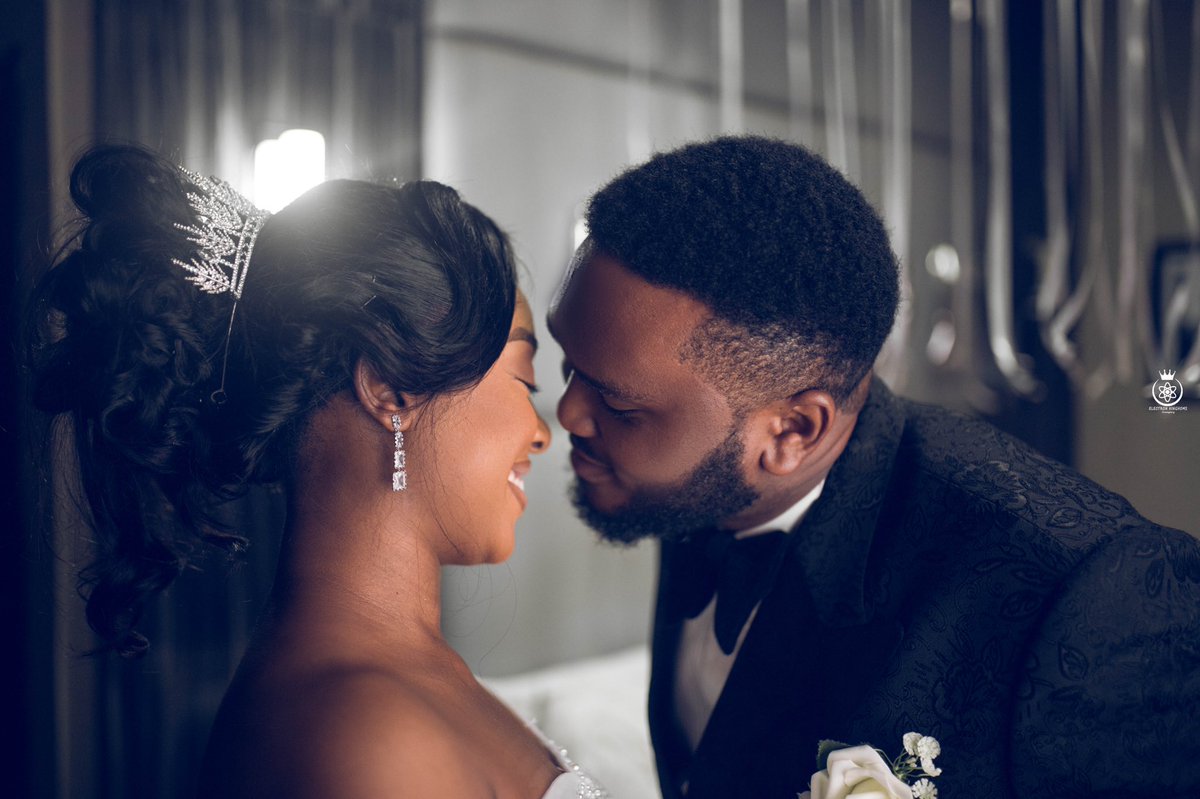 thatekosodinboy's tweet photo. Twitter Fam! Remember our London/ Naija prewedding couple we shot???
Their wedding was yesterday ❤️❤️❤️❤️
Here are some fire JPEGs of them..
Send your love❤️❤️❤️❤️❤️
#SOFOREVER #wedding #lagos #wedding #photography #twitter #bride #groom https://t.co/RoSQApm7Rk