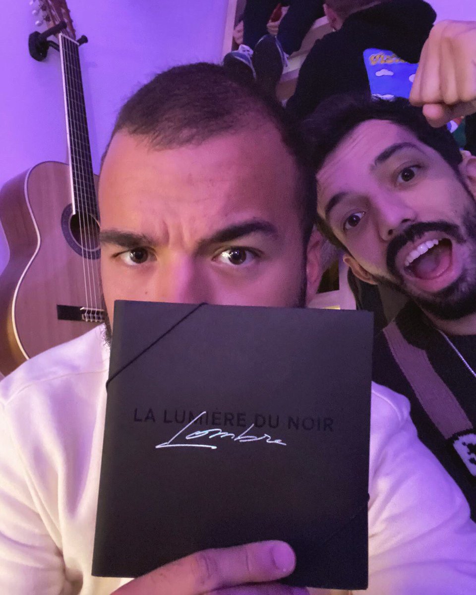 lombre_home's tweet photo. 18h59, ce soir, le téléphone sonne et c’est mes frérots @bigfloetoli qui m’envoient de la force..
Au delà de leur succès, et surtout de leur talent, ces mecs m’ont toujours touché et donné de la force à l’infini! Alors c’est un bonheur de partager ça juste entre eux, vous et moi. https://t.co/vOx7TQXdYp
