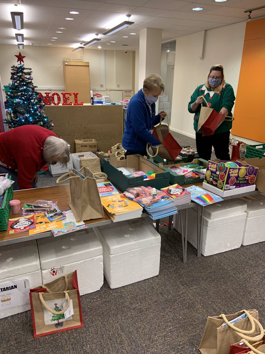 passport1180's tweet photo. Just some of the 800 plus ๐Christmas Bags being prepared for children & elderly at Foodbanks throughout our District.Full story on our FB page N Wales & NW England Passport .#rotaryworkingtogether https://t.co/CDaNUdkZ6a