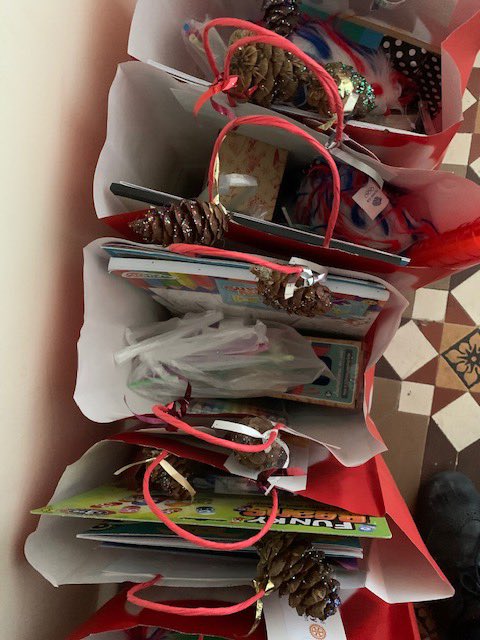 passport1180's tweet photo. Just some of the 800 plus ๐Christmas Bags being prepared for children & elderly at Foodbanks throughout our District.Full story on our FB page N Wales & NW England Passport .#rotaryworkingtogether https://t.co/CDaNUdkZ6a