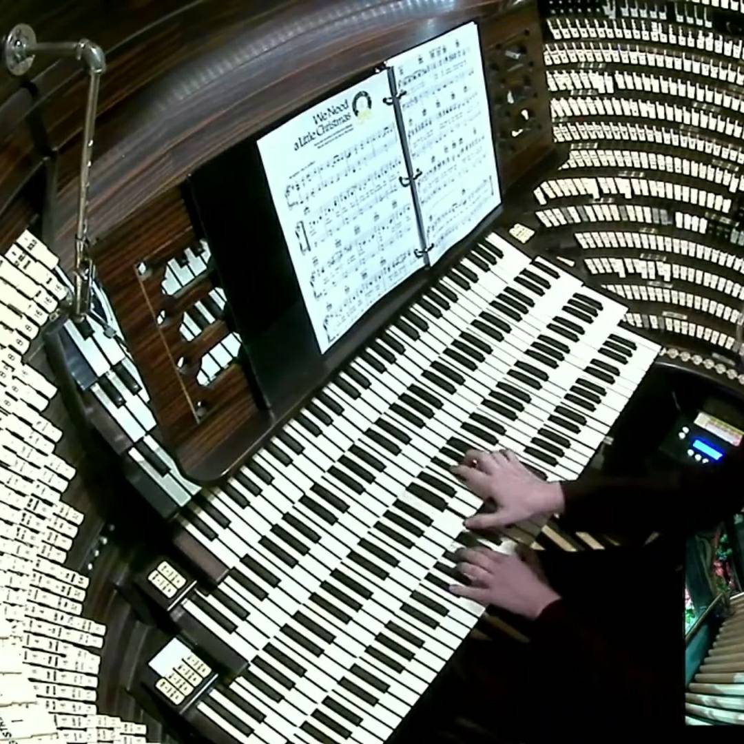 This organ is located on the boardwalk in Atlantic City!

#musiclessonsscranton #scrantonmusicacademy #musicisawesome
